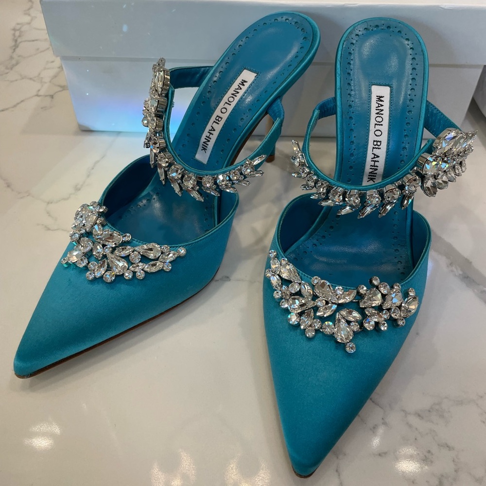 Manolo Blahnik Lurum Embellished Satin Mules 8.5 B/38.5 EU $1495